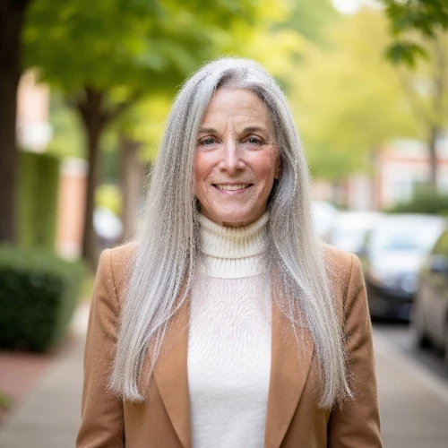Anne McCarthy Strauss author portrait